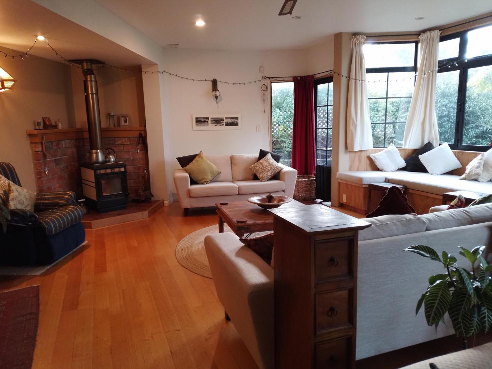 Birds Eyes Te Awanga Bed & Breakfast Exterior photo